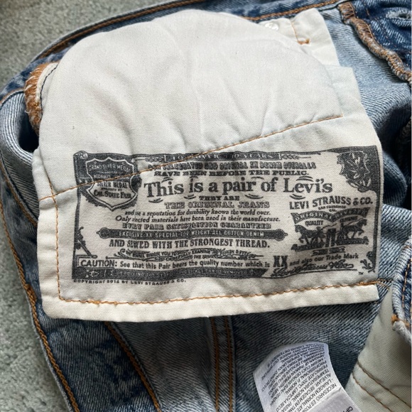 Levi denim shorts - Picture 5 of 8